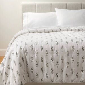 King Lofty Cotton Slub Wood Block Floral Quilt White - Threshold™ Studio McGee